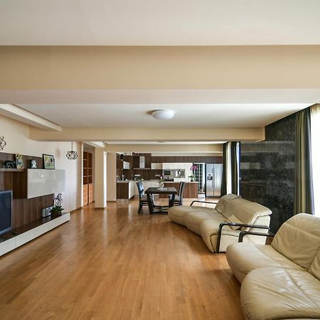 Central Flat With Monster Living Room Varna Dış mekan fotoğraf
