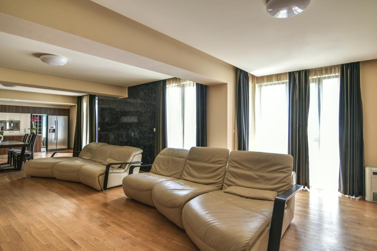Central Flat With Monster Living Room Varna Dış mekan fotoğraf