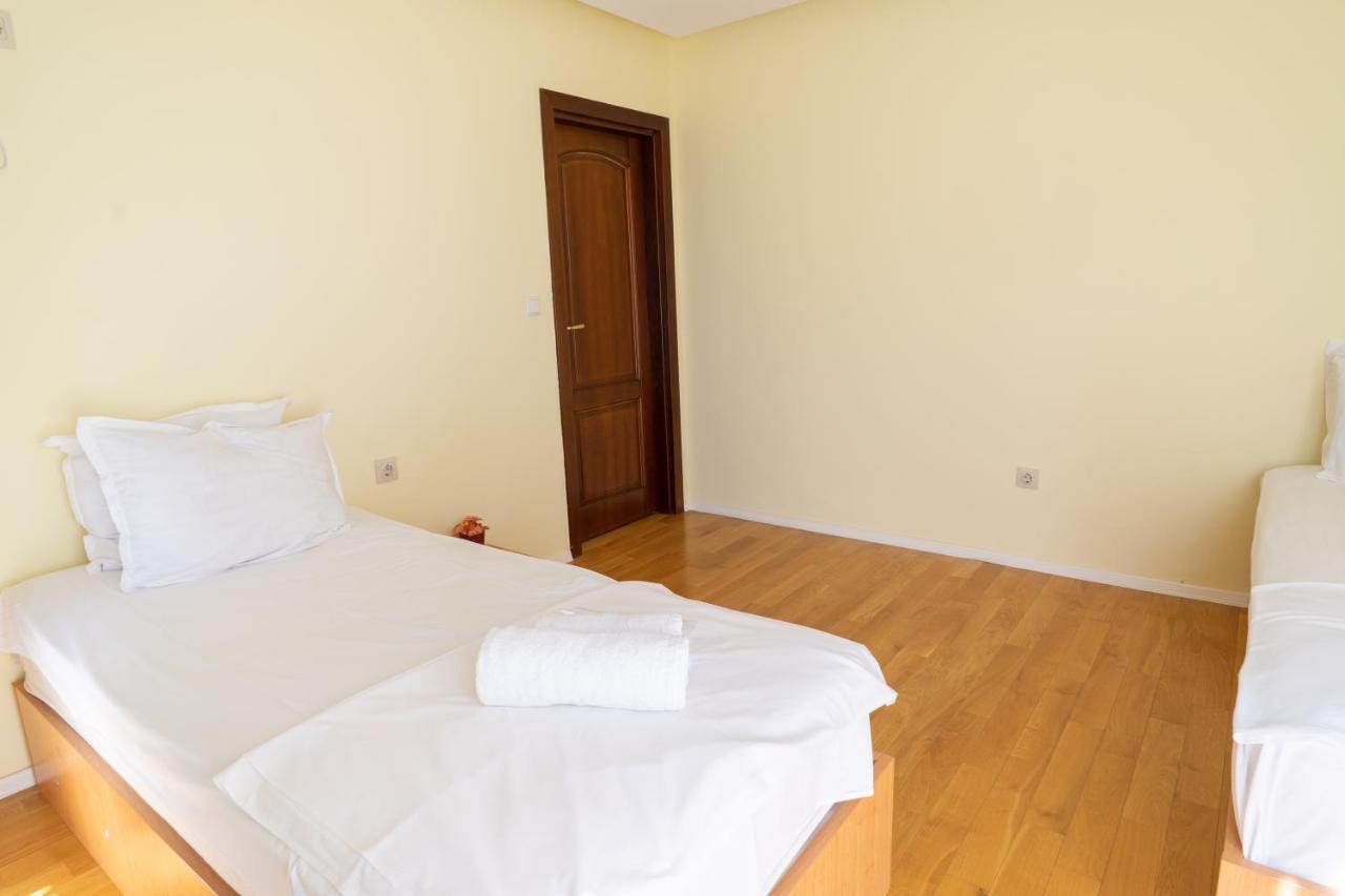 Central Flat With Monster Living Room Varna Dış mekan fotoğraf